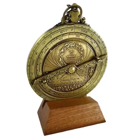 Astrolab decorativ Hemisferium H32, alamă și lemn, înălțime 12 cm, diametru 10 cm, stil modern, renaștere