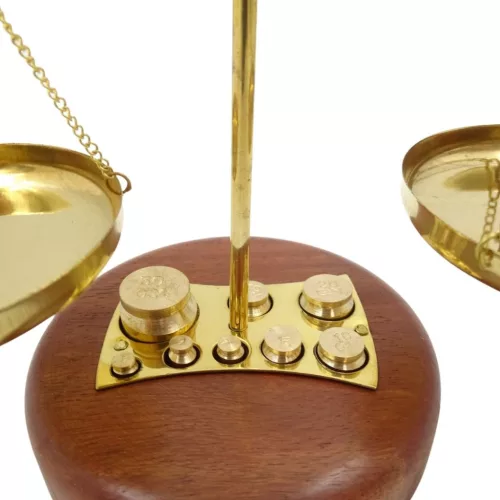 Balanță decorativa Giftdeco WSB8, alamă și lemn, stil vintage