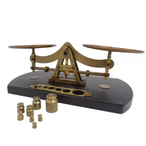 Cântar de bucătărie retro Giftdeco WSB7, alamă și lemn, 25,5 cm