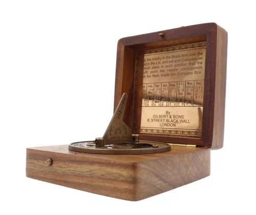 Busolă Giftdeco, alamă și lemn, diametru 6,5 cm, stil retro, colonial