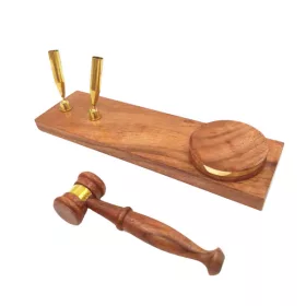   Ciocănel decorativ de birou Giftdeco DNU-023, alamă și lemn, 22,85 x 6,35 x 7,6 cm, stil retro, vintage, colonial