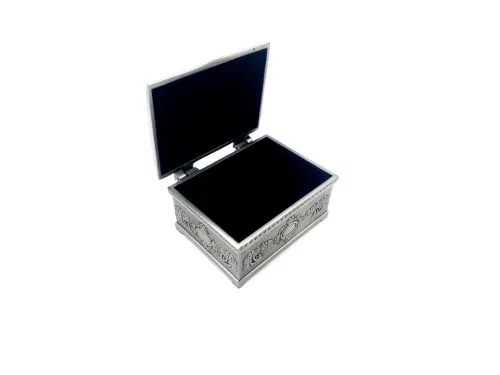 Cutie pentru bijuterii Giftdeco, metal, 6 x 5 x 3cm, stil modern, clasic
