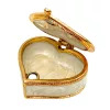 Cutie pentru bijuterii Giftdeco B0767-06WH în formă de inimă, metal, cristale, alb și auriu, 4,4 x 4 x 2 cm