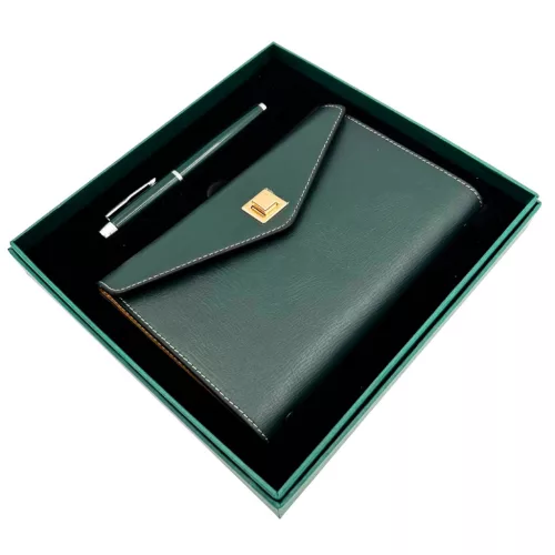 Jurnal Giftdeco EE8, piele, 22,5 x 21 cm, stil modern, clasic