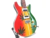 Miniatură chitara Indomini MGT-0468, Bob Marley Tribute Ganja, lemn de mahon, plastic și metal