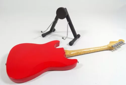 Miniatură chitara Indomini MGT-0581, Dire Straits Mark Knopfler, lemn de mahon, plastic și metal